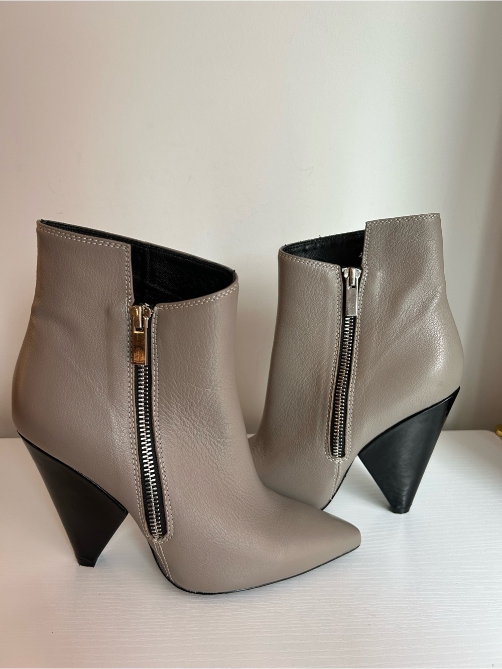 YSL Saint Laurent Paris Grey Leather Ankle Booties EU 35 Made in Italy - Picture 6 of 16